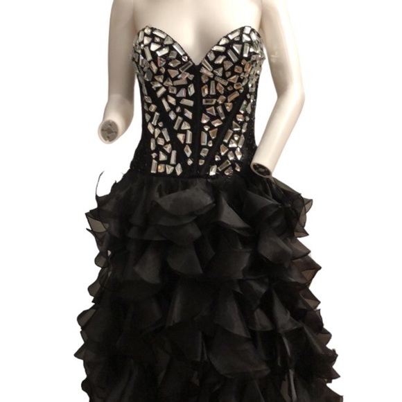 Sherri Hill Dresses & Skirts - Sherri Hill Black Ruffled Gown Size 6